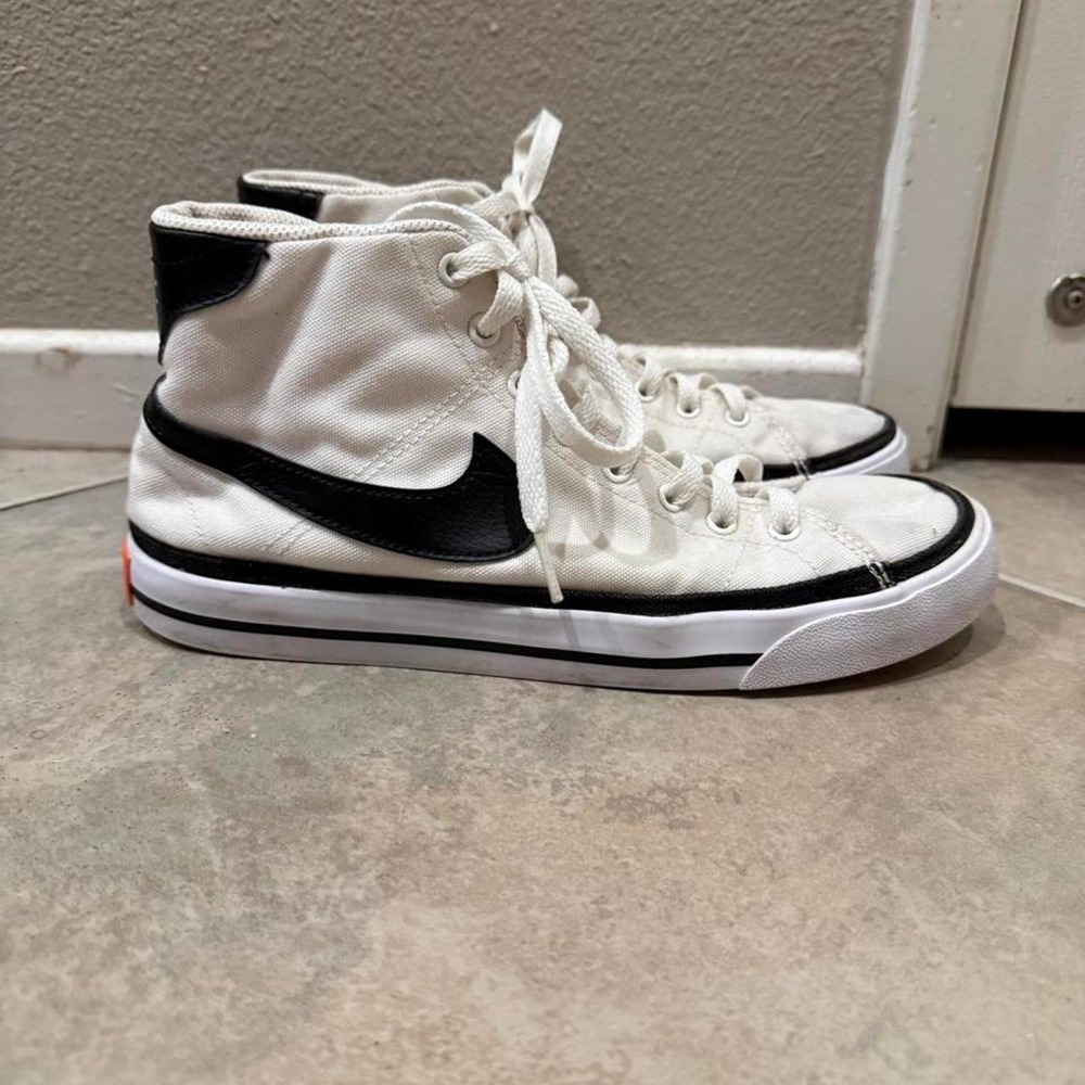 Nike Blazer Mid '77 white sneakers with black . Size 8. Nike swoosh